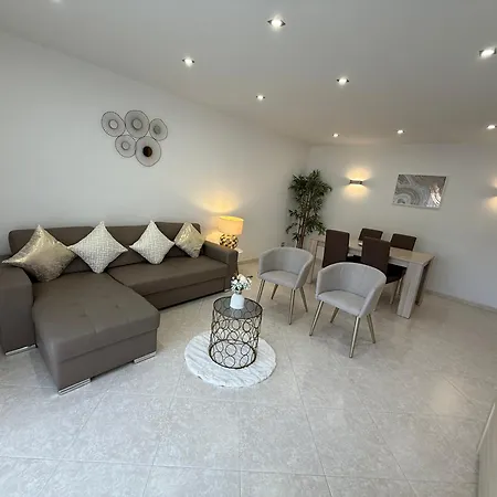 Amazing With Swiming Pool